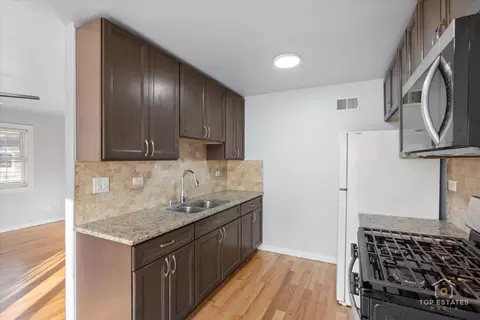 Kitchen - 642 Gray Ct #0, Wheeling, IL 60090 photo 1 of 5