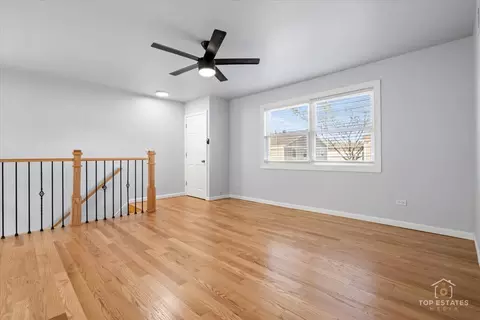 Living - 642 Gray Ct #0, Wheeling, IL 60090 photo 3 of 4