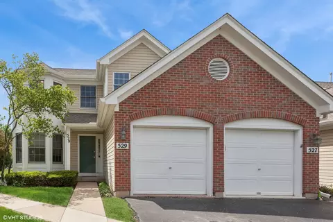 529 Bradbury Ln, Geneva, IL 60134
