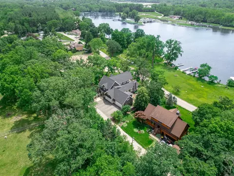 View/Area - 1124 Blackhawk Ave, Mchenry, IL 60051 photo 6 of 6