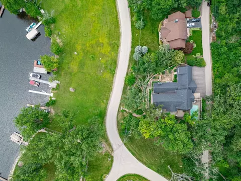 View/Area - 1124 Blackhawk Ave, Mchenry, IL 60051 photo 5 of 6