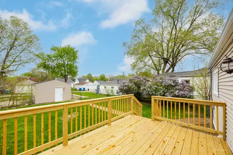Exterior - 436 S Mckinley Ave, Kankakee, IL 60901 photo 6 of 10