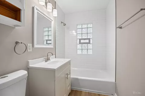 Bath - 436 S Mckinley Ave, Kankakee, IL 60901 photo 1 of 1