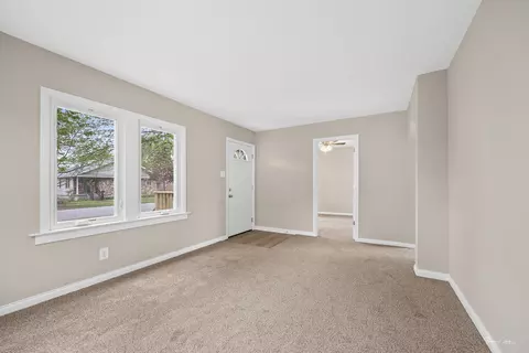 Living - 436 S Mckinley Ave, Kankakee, IL 60901 photo 4 of 4