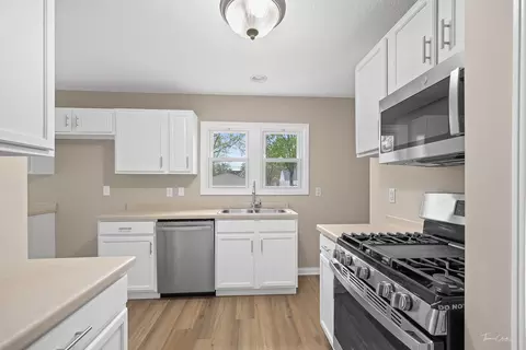 Kitchen - 436 S Mckinley Ave, Kankakee, IL 60901 photo 1 of 2