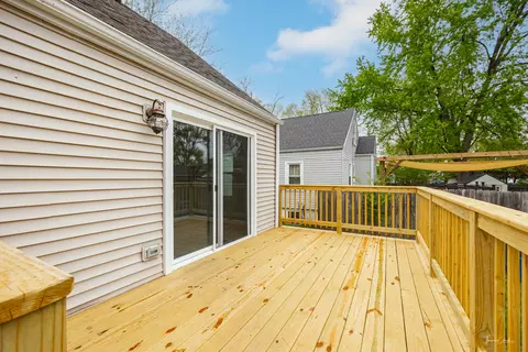 Exterior - 436 S Mckinley Ave, Kankakee, IL 60901 photo 5 of 10
