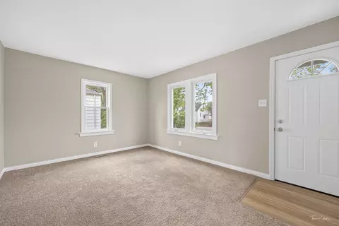 Living - 436 S Mckinley Ave, Kankakee, IL 60901 photo 1 of 4