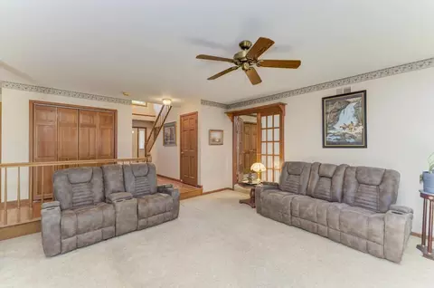2210 Periwinkle Ln, Algonquin, IL 60102 photo 11