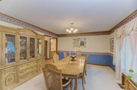 2210 Periwinkle Ln, Algonquin, IL 60102 photo 6