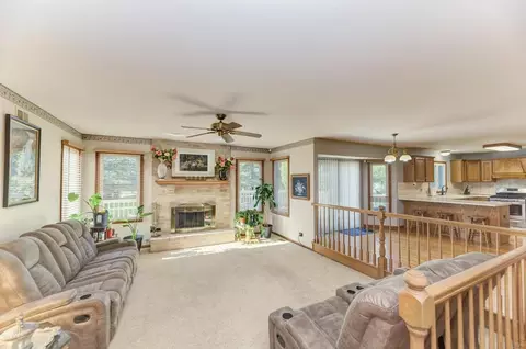2210 Periwinkle Ln, Algonquin, IL 60102 photo 9