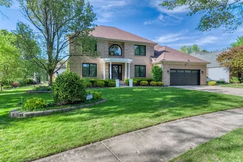 2210 Periwinkle Ln, Algonquin, IL 60102