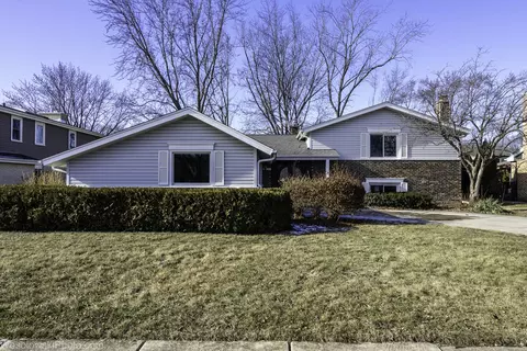 3036 N Stratford Rd, Arlington Heights, IL 60004