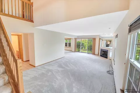 Living - 319 E Theodore Ln, Itasca, IL 60143 photo 1 of 2