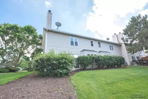 Exterior - 319 E Theodore Ln, Itasca, IL 60143 photo 2 of 3