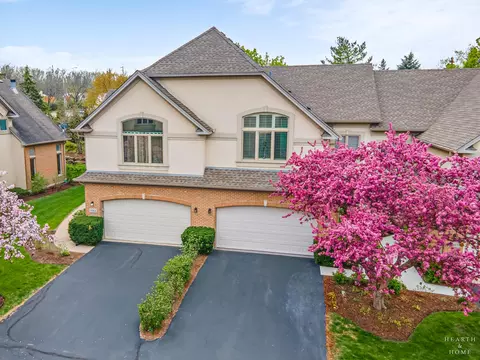 1063 W Sutton Ct, Palatine, IL 60067