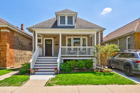 4925 W Cornelia Ave, Chicago, IL 60641