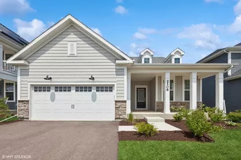 2508 Weatherbee Ln, Naperville, IL 60563