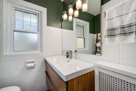 Bath - 3104 Maple Ave, Berwyn, IL 60402 photo 2 of 3