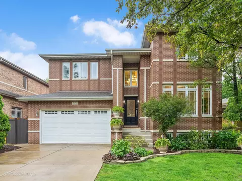 220 Kings Ct, La Grange Park, IL 60526