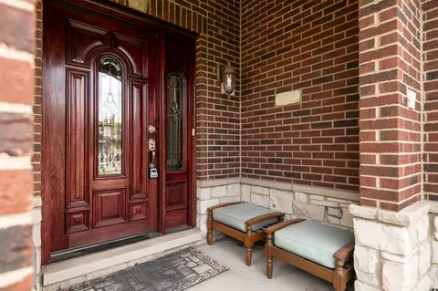 8507 S 77th Ct, Bridgeview, IL 60455 photo 3