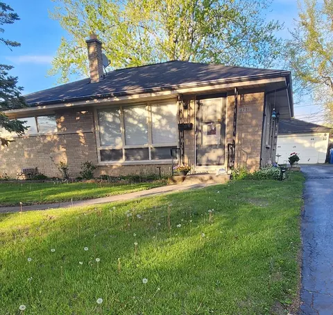 2231 Walnut St, Waukegan, IL 60087