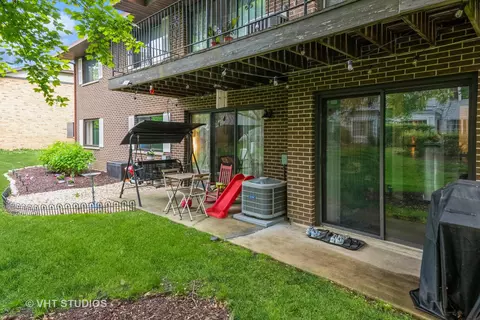 Exterior - 305 Walters Ln #1B, Itasca, IL 60143 photo 1 of 1