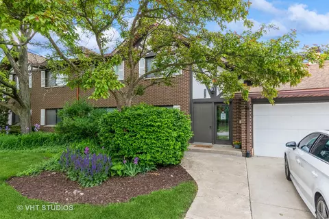 305 Walters Ln #1B, Itasca, IL 60143