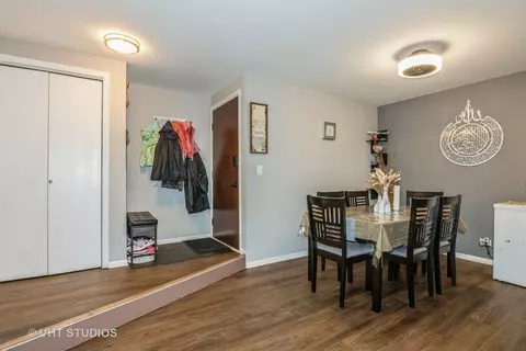 Dining - 305 Walters Ln #1B, Itasca, IL 60143 photo 1 of 2