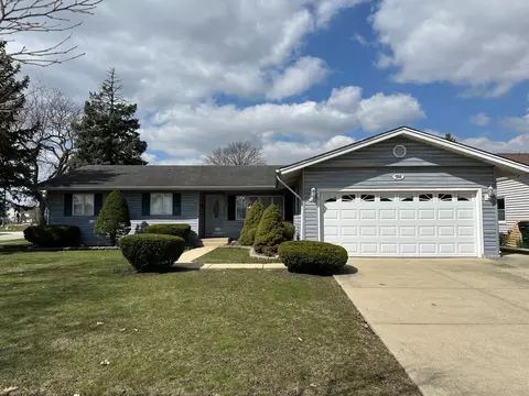 350 Dorchester Ln, Elk Grove Village, IL 60007