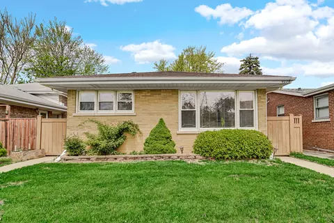 4028 Howard St, Skokie, IL 60076
