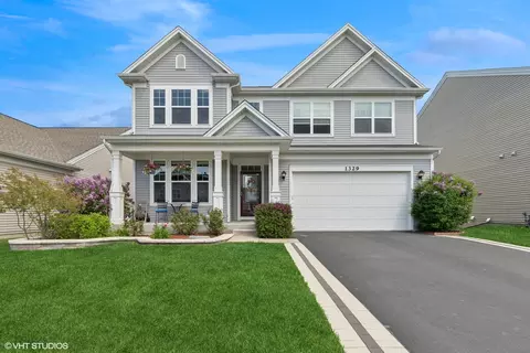 1329 W Courtland St, Mundelein, IL 60060