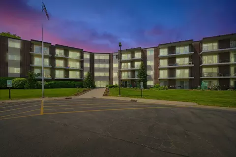 5540 Walnut Ave #26C, Downers Grove, IL 60515