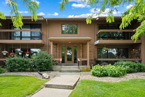 7994 Garfield Ave #13-3, Burr Ridge, IL 60527