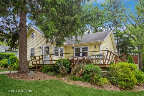 28593 W Fox River Dr, Barrington, IL 60010