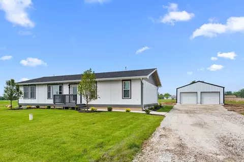 10887 E French St, Grant Park, IL 60940
