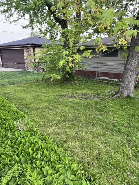 Exterior - 17814 Burnham Ave, Lansing, IL 60438 photo 2 of 4