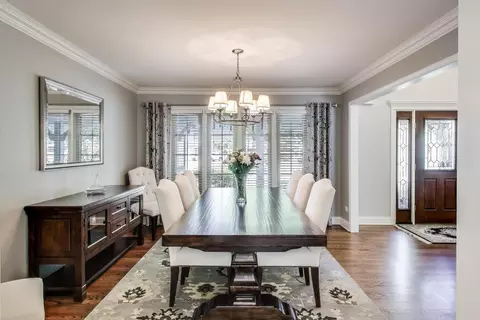 Dining - 2041 Chatham Dr, Wheaton, IL 60189 photo 3 of 3