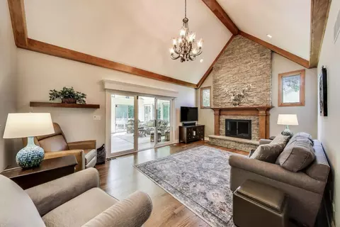 Living - 2041 Chatham Dr, Wheaton, IL 60189 photo 3 of 5