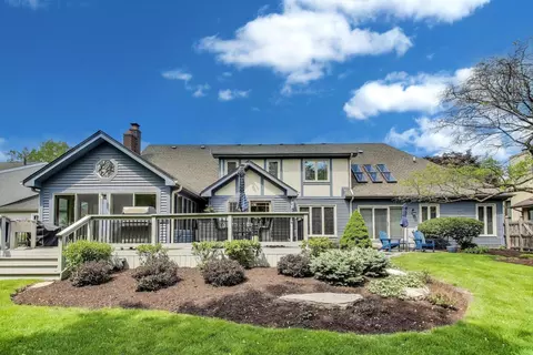 Exterior - 2041 Chatham Dr, Wheaton, IL 60189 photo 2 of 12