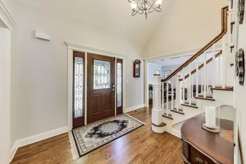 Entry Way - 2041 Chatham Dr, Wheaton, IL 60189 photo 1 of 3
