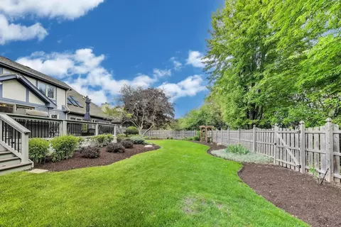 Exterior - 2041 Chatham Dr, Wheaton, IL 60189 photo 10 of 12