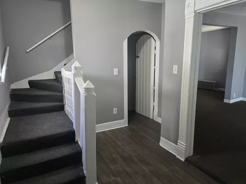 Entry Way - 8607 S Lowe Ave, Chicago, IL 60620 photo 3 of 4