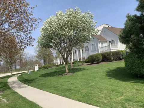 Exterior - 2406 Daybreak Ct, Elgin, IL 60123 photo 5 of 7