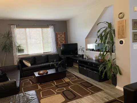 Living - 2406 Daybreak Ct, Elgin, IL 60123 photo 4 of 6