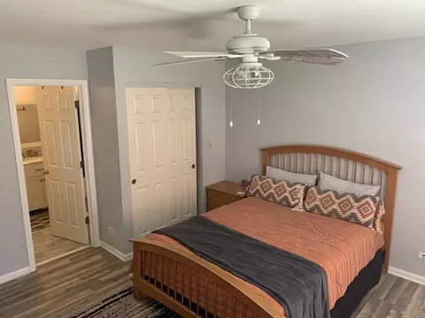 Bedroom - 2406 Daybreak Ct, Elgin, IL 60123 photo 2 of 6