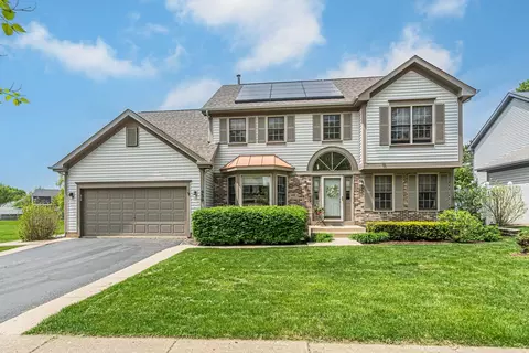 930 Ripple Brook Ln, Elgin, IL 60120