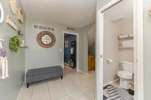 Entry Way - 1702 Bunn St, Bloomington, IL 61701 photo 5 of 6