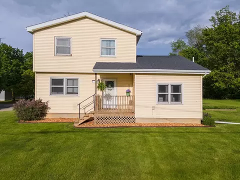 Exterior - 1702 Bunn St, Bloomington, IL 61701 photo 3 of 6