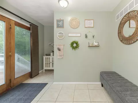 Entry Way - 1702 Bunn St, Bloomington, IL 61701 photo 4 of 6
