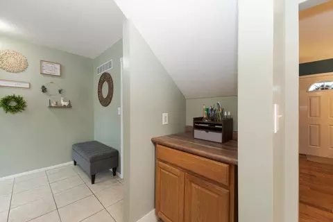 Entry Way - 1702 Bunn St, Bloomington, IL 61701 photo 3 of 6